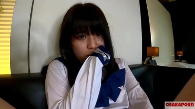 He kaikamahine Kepani he 18 makahiki me ka u'i li'ili'i squirts a orgasms me ka manamana lima a me ka moe kolohe. Hāʻawi ke kaikamahine ʻAsia i ka lole cosplay kula i nā blowjobs ma ke wikiō amateur. Mao 7 OSAKAORN.